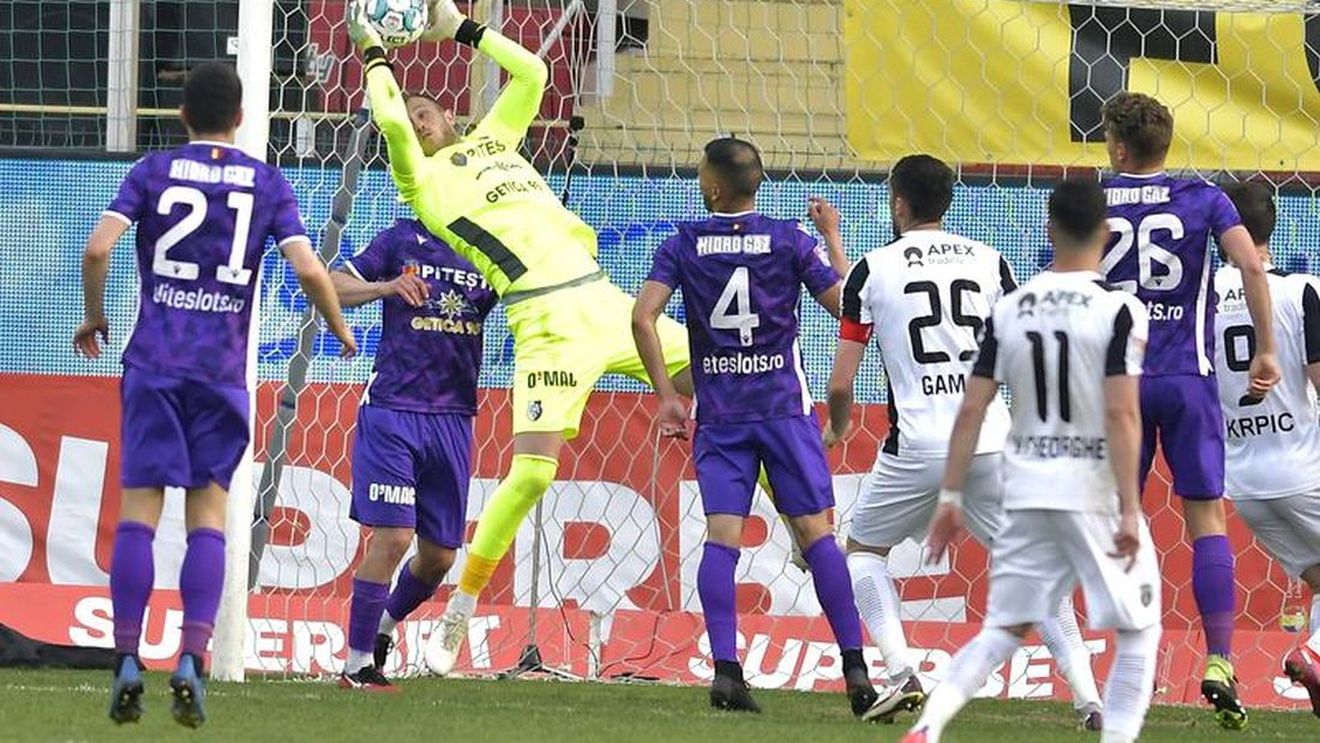 Neagoe l-a atacat pe arbitrul Antonie, după meciul Astra - FC Argeș: „A descoperit mersul pe jos. E arogant, plin de el”. Cuvintele pentru care antrenorul a fost trimis în tribune