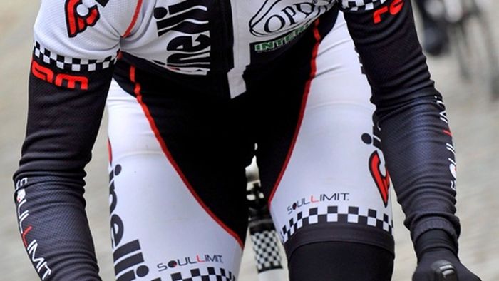 Peste 1500 de persoane au asistat la funeraliile ciclistului Frank Vandenbroucke
