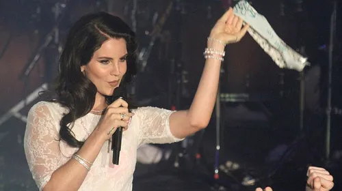 Lana Del Rey, moment ciudat pe scenă