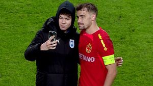 Poza făcută de juniorul oltenilor cu Darius Olaru i-a băgat în ședință pe șefii clubului lui Mihai Rotaru. „Vom discuta intern acest subiect în următoarele ore!” EXCLUSIV