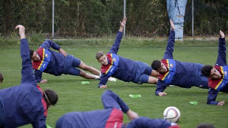 Lot interesant convocat de Daniel Mogoșanu și Nicolae Grigore la naționala U17. Nu lipsesc jucători de la Juventus Torino și Wolverhampton. Tricolorii intră duminică în focurile calificării la Euro. Primul adversar și programul complet 