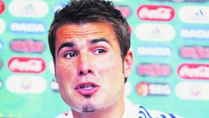 Mutu promite un gol cu Bosnia: "Eu rezist pe două fronturi"