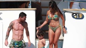 Leo Messi și Luis Suarez, vacanță de lux pe yacht! Soțiile starurilor de la Barcelona au făcut furori | FOTO & VIDEO