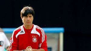 Low: "Spania e favorită"