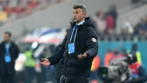 Unde poate ajunge Ovidiu Burcă, după ce a plecat de la Dinamo! Încă un antrenor din Superliga își pierde postul după etapa din acest weekend, iar fostul tehnician al „câinilor” îi poate lua locul. EXCLUSIV