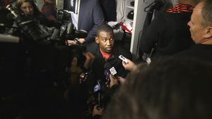 "Am o bombă la mine!" ALERTĂ‚ MAXIMĂ‚ pe aeroport. Polițiștii au rămas fără replică când au văzut ce fotbalist celebru au arestat