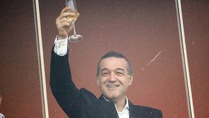 Becali și-a "excitat" jucătorii:** "120.000 de euro pentru următoarele patru meciuri! **Vom realiza ce nu a făcut nimeni în România"