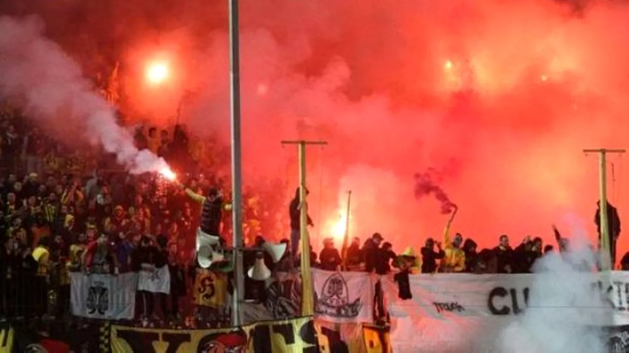 Iadul pe pământ, sub ochii unui român!** FOTO & VIDEO Arena a luat foc într-un derby care cutremură Europa. Fostul jucător din Liga 1 a fost la înălțime