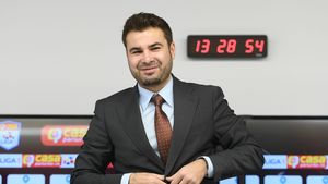 Ce imagini au apărut recent cu Adrian Mutu: antrenorul fumează, cântă și dansează până dimineața pe muzica manelistului Bogdan de la Ploiești! VIDEO