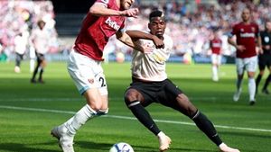 L-a enervat și sare la bătaie. Vedeta din Premier League care are de gând să "snopească" un...comentator: "Nu vreau să te mai aud, te provoc la luptă!"