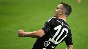 Dan Nistor, în top 10 fotbaliști alltime din Superliga! Ce record a bifat jucătorul de 36 de ani după meciul Universitatea Cluj - Dinamo