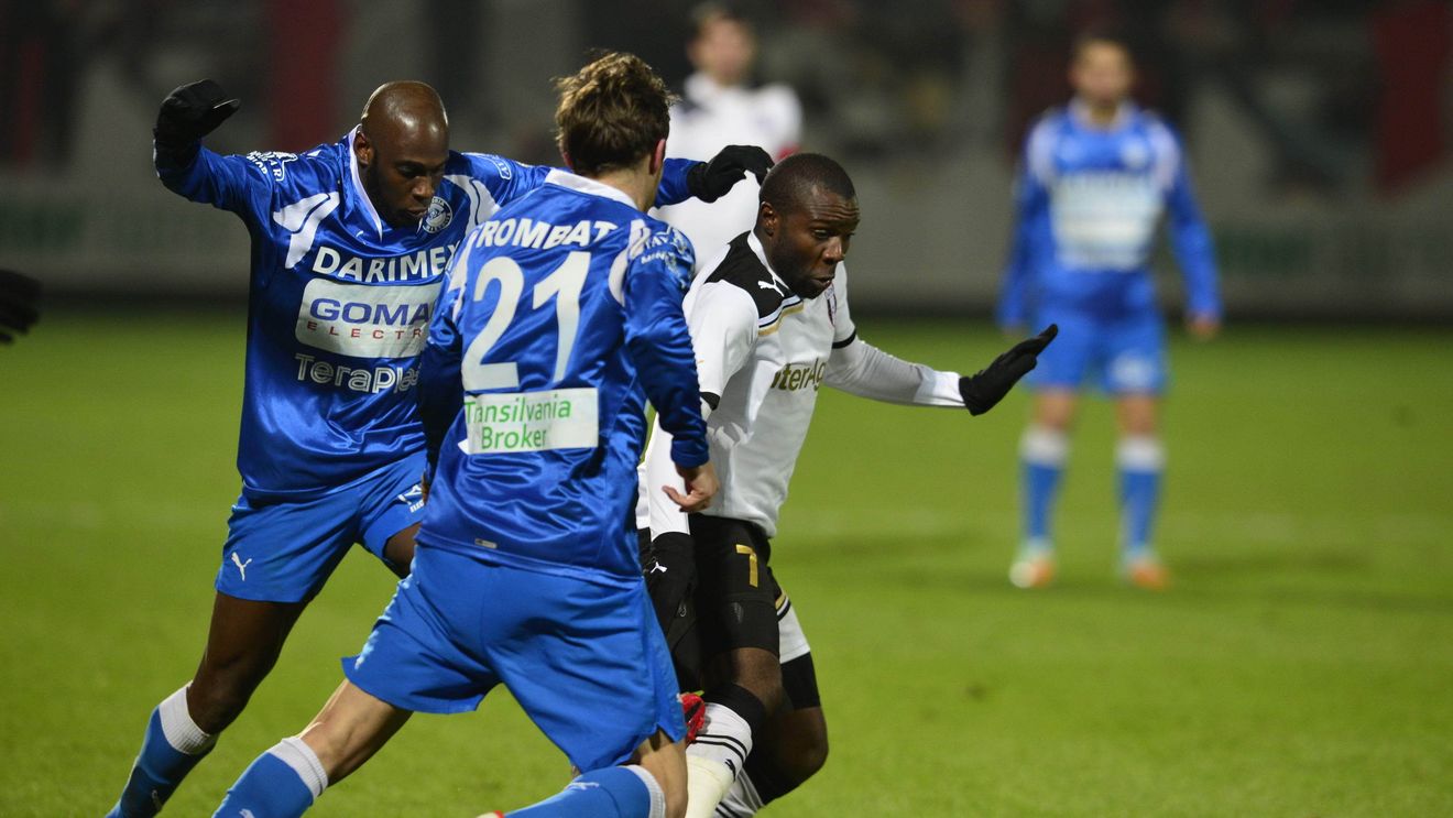 Dezastru pentru un club de tradiție din Liga I!** 13 jucători nu s-au prezentat la reunire. "Ne ducem spre Liga a III-a! Vom lua 7-8 goluri pe meci"