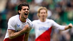 Răsturnare de situație spectaculoasă pentru Ianis Hagi cu o zi înainte să se însoare în România! Devine soluția de Champions League