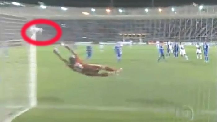Lansatorul de "ghiulele"!** La 22 de ani, e comparat deja cu Roberto Carlos: brazilianul al cărui gol îl vezi doar la reluare. VIDEO: 130 km/h într-o lovitură liberă perfectă