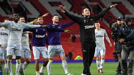 "Oh Frankie Lampard". Derby County a eliminat Manchester United din Cupa Ligii. VIDEO | Un puști împrumutat de la Liverpool a redus la tăcere Old Trafford cu o execuție marca CR7