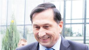 L-a făcut praf pe Hațegan în fața colegilor și s-a bucurat la golurile lui Dinamo cu CFR:** "Crăciunescu era beat!" Comportament incredibil al șefului arbitrilor! VIDEO