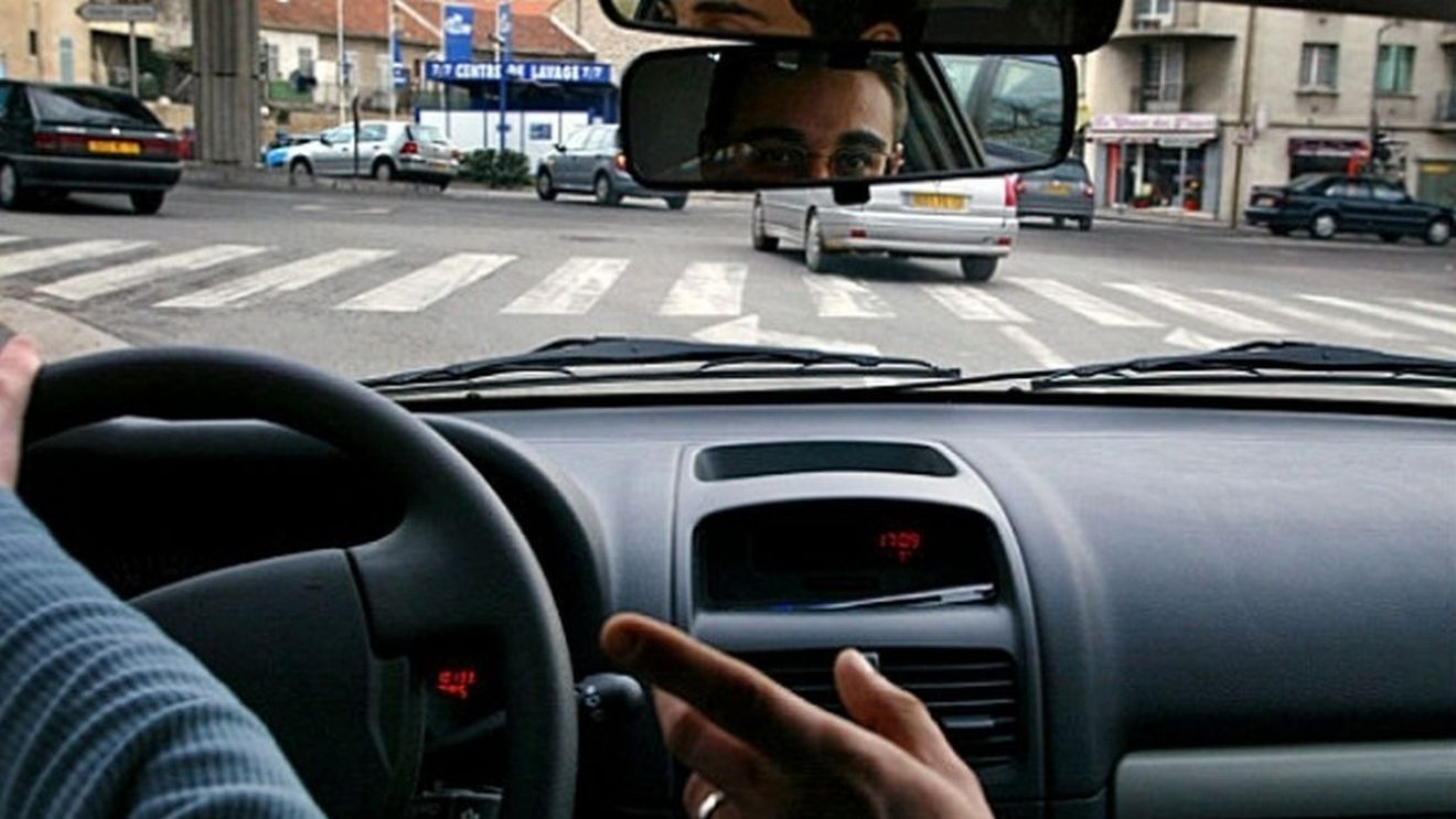 Probleme cu parcarea în Bucureşti? Cum să găseşti rapid un loc, fără probleme şi civilizat - Aplicaţia amparcat.ro