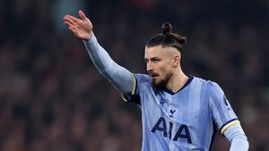 Cele 5 transferuri de senzație pe care fanii i le cer patronului lui Tottenham în vară! Două nume de top pentru a-l înlocui pe Radu Drăguşin