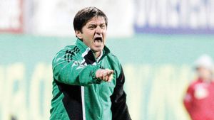 "Locul lui Lăcătuș e la Vaslui! A făcut treabă foarte bună!"