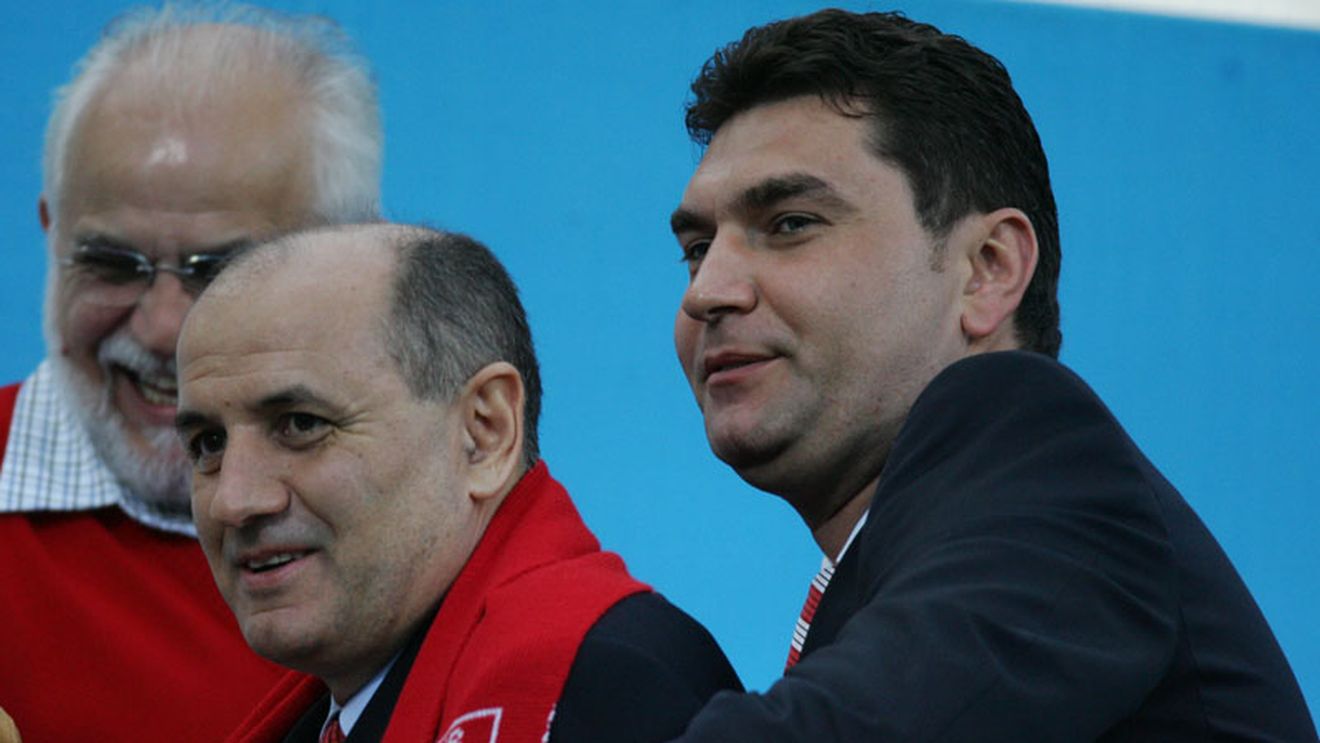 Borcea îi dă lecții lui Copos: "Dacă vinzi abonamente pentru retur cu 1000 RON o să salvezi Rapidul!"