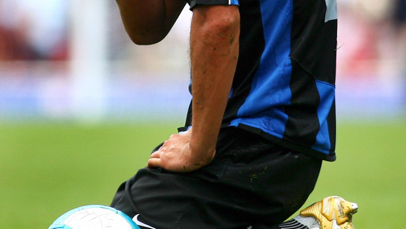 Chivu va juca cu o fașă specială