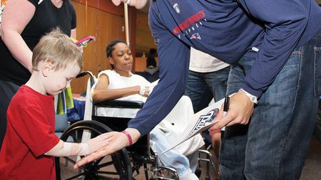 Zoli, bunul samaritean!** Primul român care a evoluat într-o finală NFL a fost premiat pentru implicarea în viața comunității