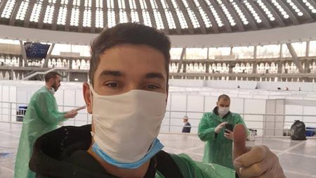 Campionul european care a jucat la patru echipe din România a câştigat cel mai greu meci din viaţă, contra Sars CoV-2. Cum a descoperit că a fost infectat cu noul coronavirus, ce a simțit și sfaturile pe care le dă: ”Mă adresez tuturor cu această ocazie”