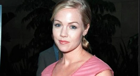 Cum arată acum actrița Kelly din „Beverly Hills, 90210”! Boala gravă de care suferă la 53 de ani