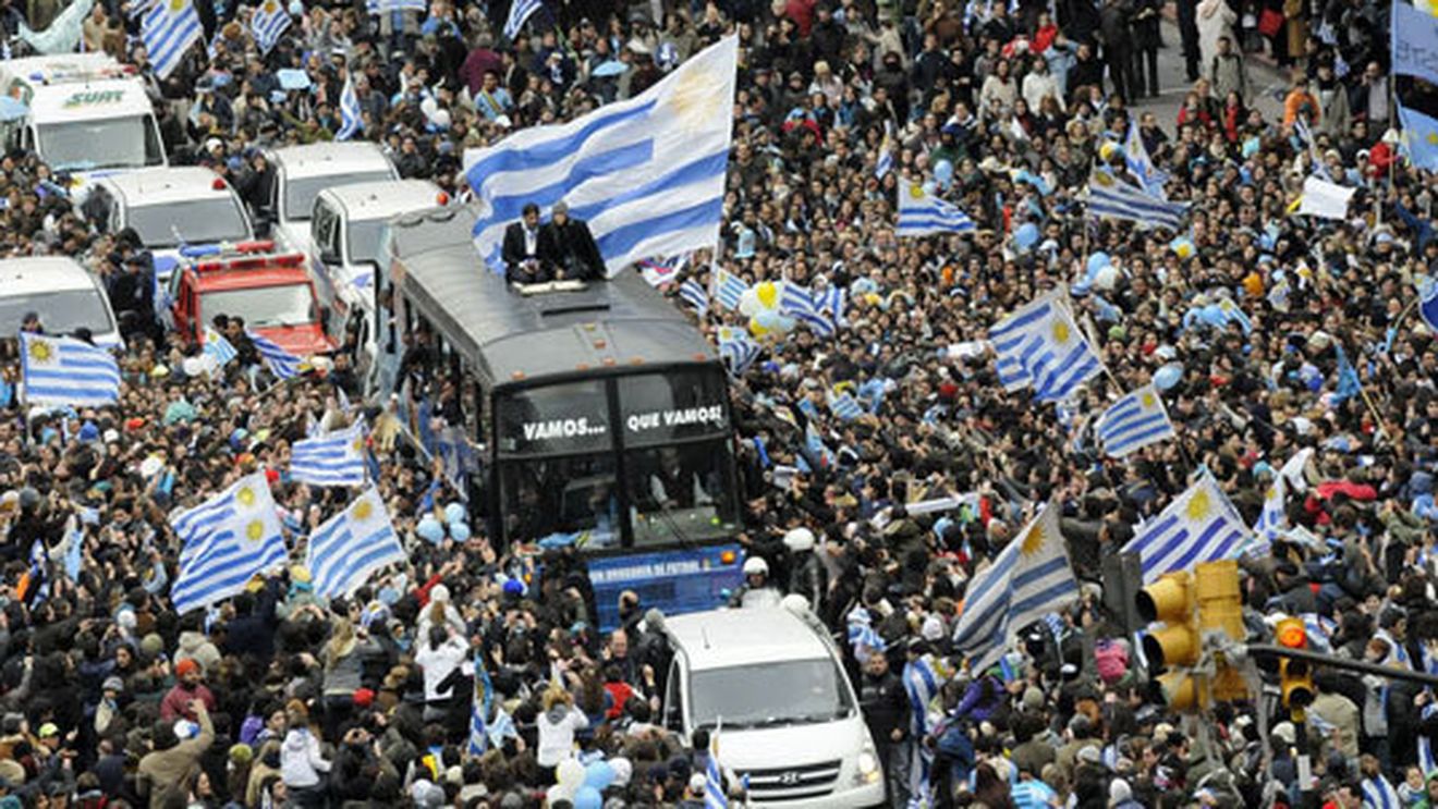 Montevideo-ul, paralizat! FOTO ȘI VIDEO/ "Mândria celestă" a ajuns acasă!