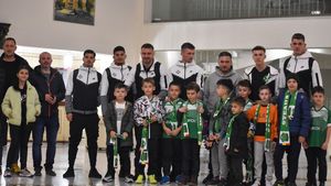 Piticii de la Steaua Magică Iași, talismanele FCSB-ului în Gruia. „Am fost Steaua lor Magică”