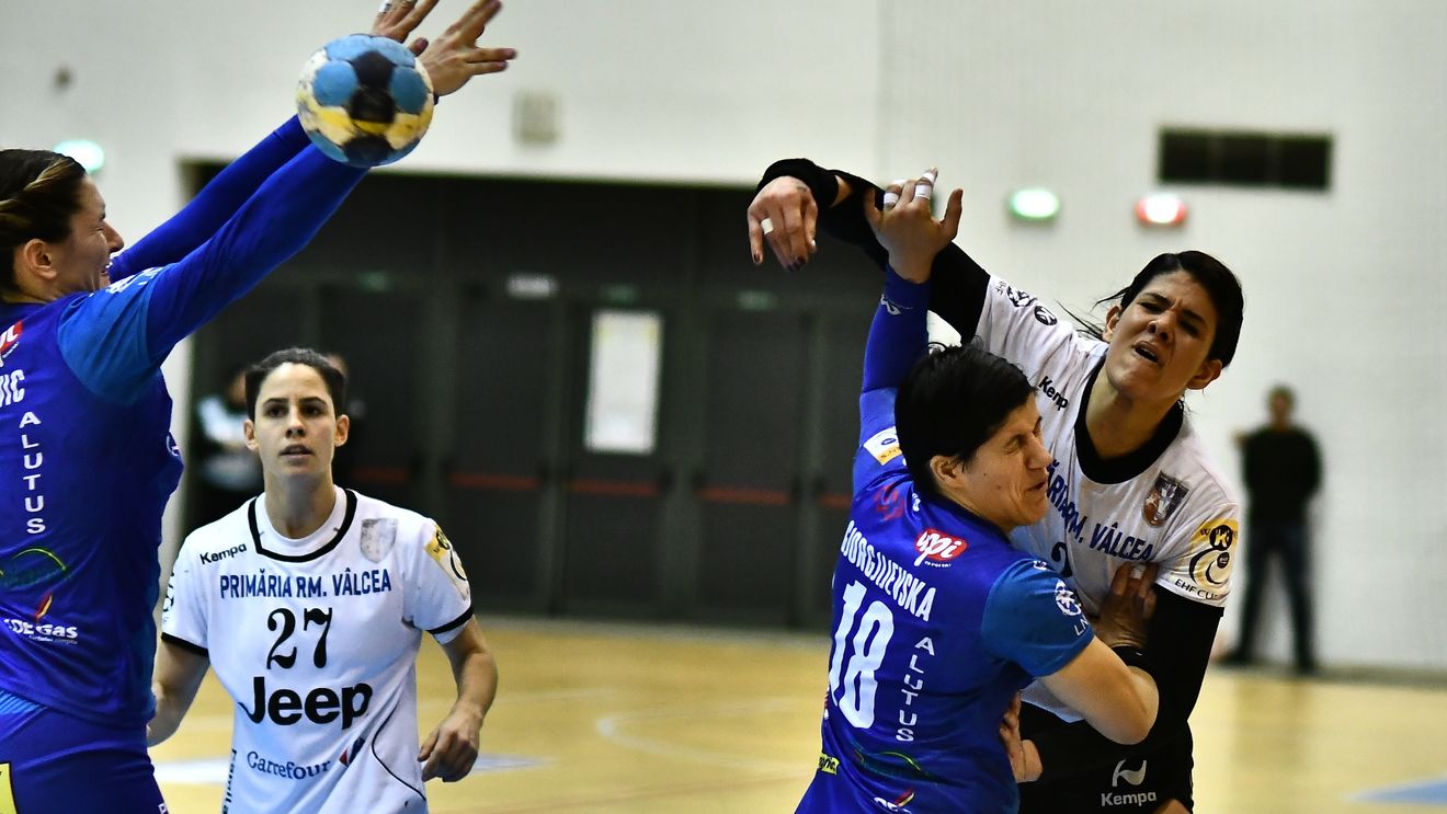 Vâlcea încearcă să-i sufle titlul echipei CSM București, după un sezon la superlativ până la această dată. „Vâlcea are o istorie în spate și încearcă să calce pe urmele fostului Oltchim"
