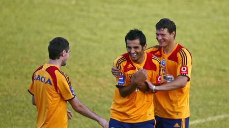 Episod incredibil la echipa națională! Trei nume mari au plecat din cantonament și n-au mai putut să se întoarcă: "Nea Adi, să mor, nu te păcălesc". Cum s-a terminat totul