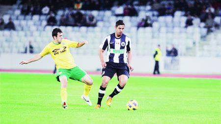 L-a vrut Steaua, îl ia Rapidul!** Varga este redirecționat de Vasile Șiman către Giulești! Cât vrea pe mijlocaș