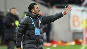 Inventivitatea galeriei lui Dinamo: ar fi adus translator de limba greacă pentru a-l înjura mai bine pe Elias Charalambous!