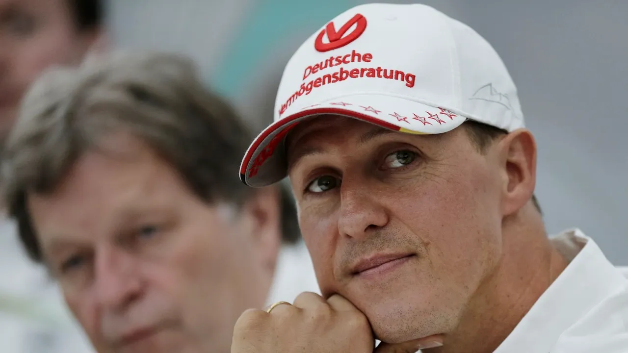 Soția a chemat elicopterul la vila familiei din Mallorca şi l-a urcat pe Michael Schumacher în el. De ce au zburat în Elveția, deşi fostul pilot e în stare gravă