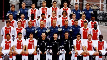 O imagine de colecție, cu una dintre cele mai bune echipe de la începutul anilor 2000!** Pe cine recunoașteți? :)