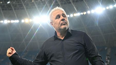 Doi fotbalişti, dați afară de Rapid Bucureşti la cererea lui Marius Şumudică. Transferul pe care l-a cerut la schimb