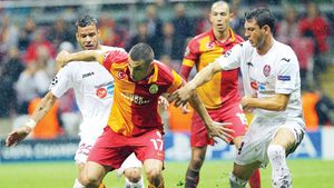 Gladiatori în ploaie!** La Istanbul, râul și ramul au fost de partea „vișiniilor" și au scos o remiză eroică în meciul cu Galata: 1-1