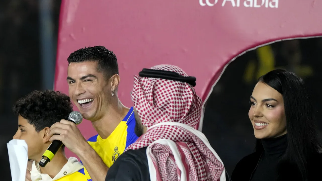Șumudică, Rădoi și Contra în Arabia Saudită! Un alt patrulea tehnician român a ratat șansa de a se duela cu Cristiano Ronaldo: „Era greu să-i salvez. Au decis să țină pe cineva de la Under 21