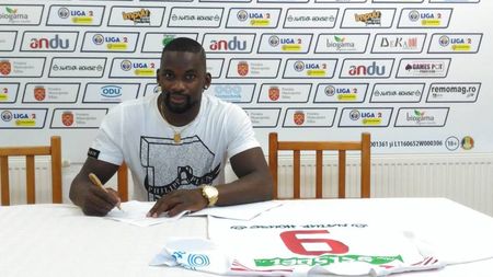  Un atacant trecut pe la Eintracht Frankfurt a "aterizat" în Liga 1: "A semnat un contract pe doi ani!"