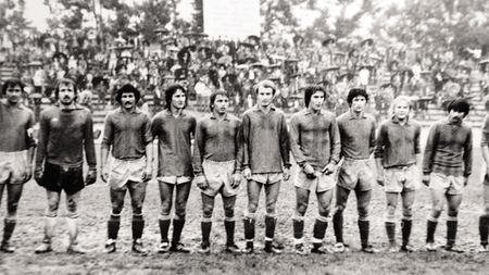 Amintiri din altă lume!** 3 povești SAVUROASE din perioada în care fotbalul se juca de plăcere! Se prăpădeau de râs la ședințele tactice