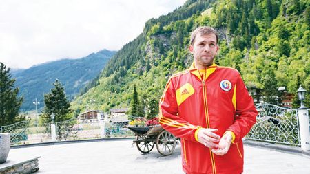 Speră la un Mondial cu România, chiar și de pe bancă:** "Am 14 ani la națională, dar accept să fiu rezervă!" Ce planuri are Lobonț și ce spune despre mafia pariurilor