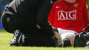 Presa din Anglia: "Manchester United coboară printre pământeni"