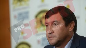 Rolul lui Sandu, decisiv în viziunea lui Moldovan: "Popescu e o soluție pentru FRF, dar depinde cum se trag sforile"