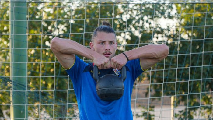 Radu Drăgușin, alături de vedetele de la EURO U21. „Fundașul de fier a fost denumit Virgil van Dijk de România!”