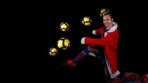 VIDEO** Omul care le aduce daruri lui Messi, Ibra și Henry! Barca l-a transferat pe Moș Crăciun