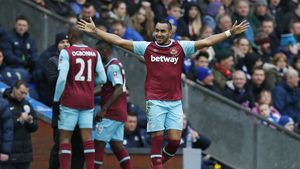 Riposta lui Payet! West Ham i-a pus eticheta de trădător și l-a "șters" din istoria clubului, iar francezul nu a uitat. Replica dură pe care a dat-o, la două luni după ce a plecat pe ușa din dos: "Mă plictiseam!"