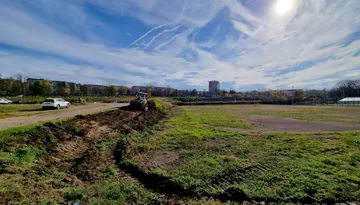 Dispare o bază sportivă din Hunedoara, dar a început construirea uneia noi în cadrul actualei baze Corvinul! Primarul Bobouţanu explică cum este posibil