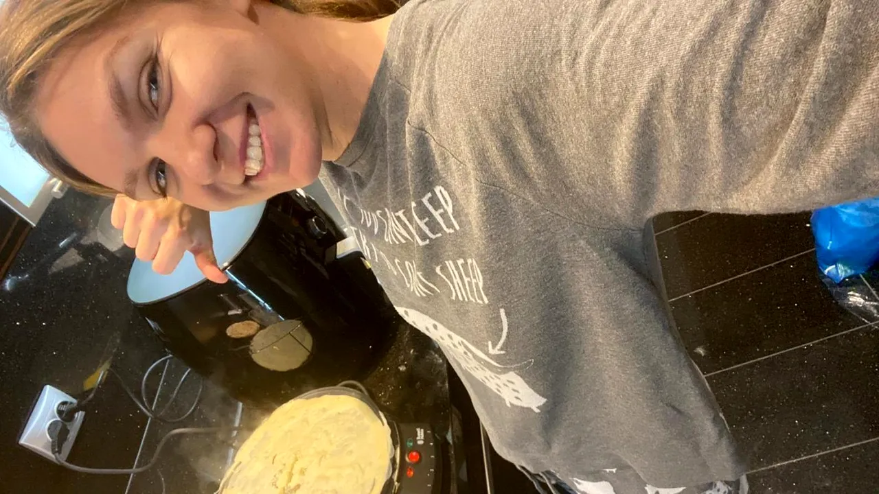 Simona Halep se antrenează pentru... „Chefi la cuțite”. Ce a pregătit în bucătărie sportiva din România | VIDEO & FOTO