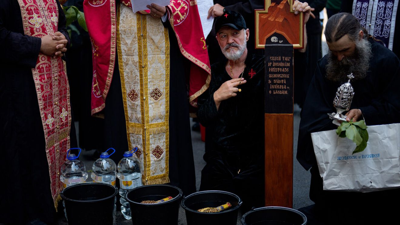 Gigi Becali, apariția zilei la Mănăstirea Cernica. A cântat din nou în strană, deși patriarhul Daniel i-a interzis acest lucru